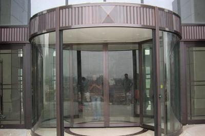 山東臨沂兩翼豪華自動旋轉(zhuǎn)門、臨沂銅門,現(xiàn)活動促銷進(jìn)行中